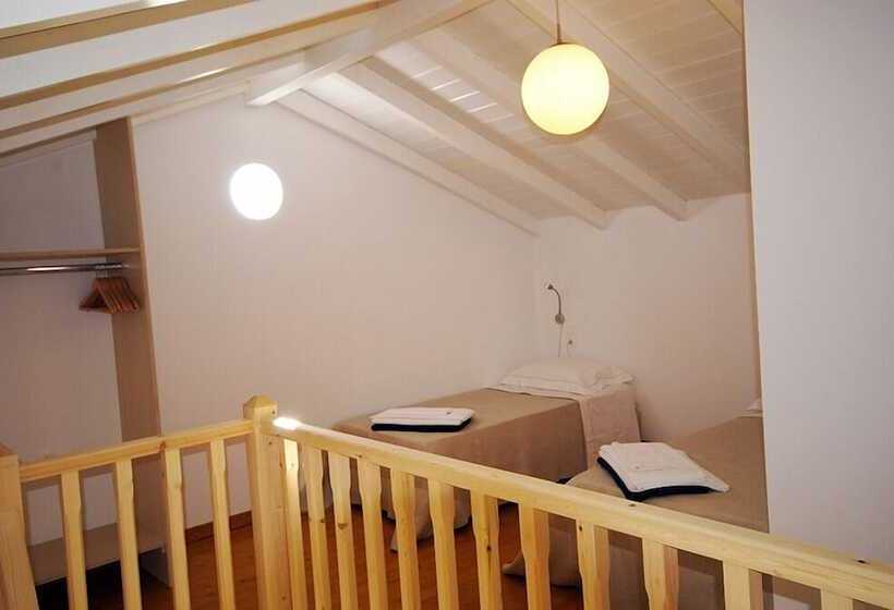 Отель Acantha Boutique