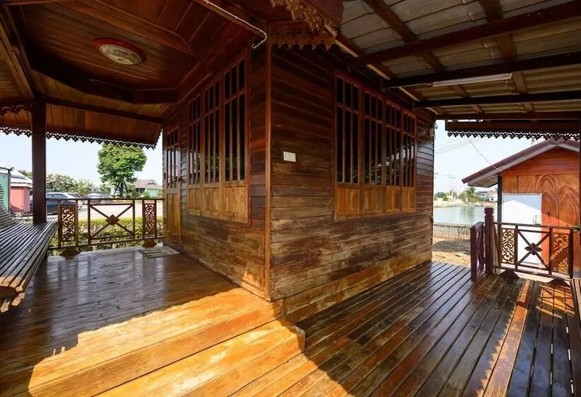 ホテル Beung Sampathuan Nakornchaisri Resort