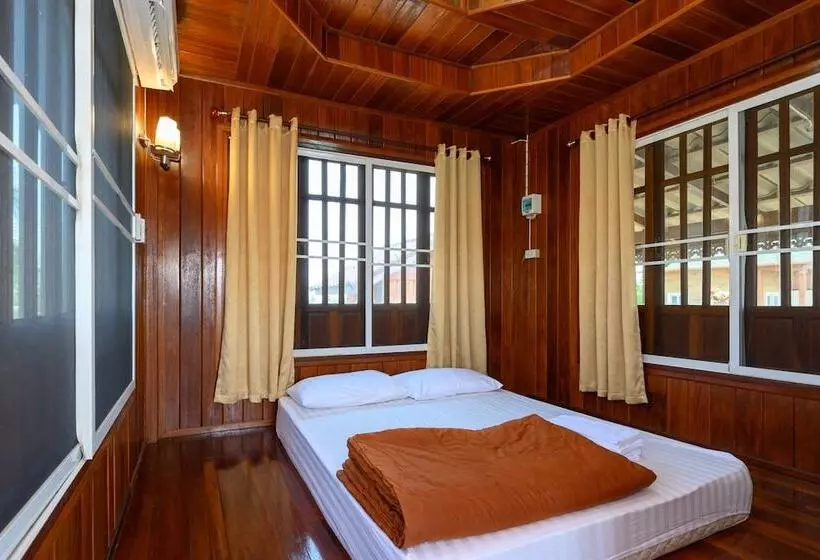 ホテル Beung Sampathuan Nakornchaisri Resort