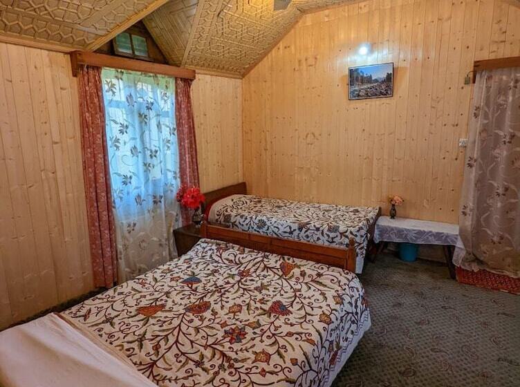 Hotel Golden Hopes Group Of Houseboats