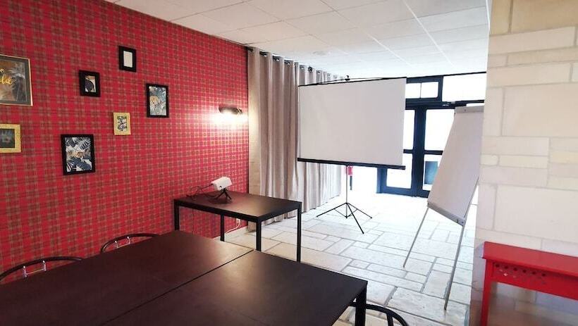 Отель Hôtel Le Prieuré