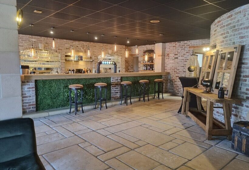 Отель Hôtel Le Prieuré