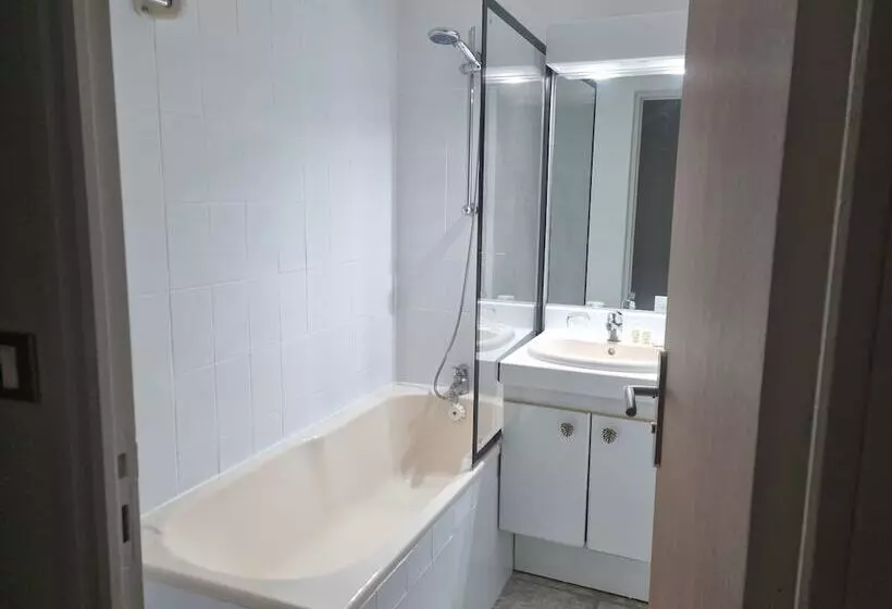 ホテル Hôtel Le Prieuré