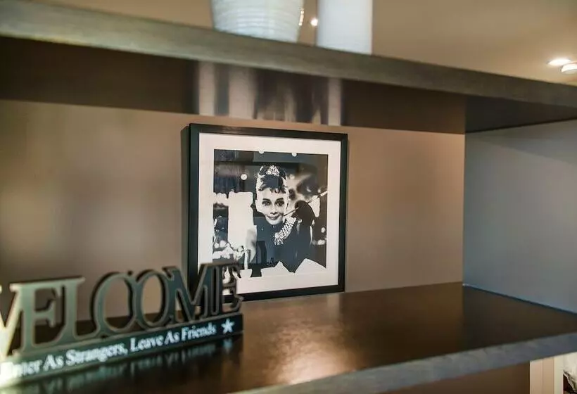 Hotelli Platinum Apartments At Freshwater