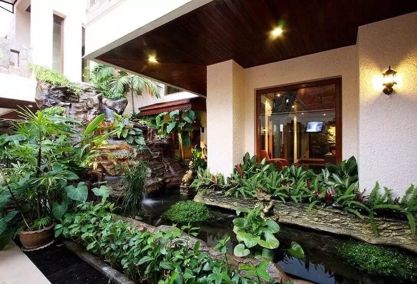 ホテル Reuan Thai Villa