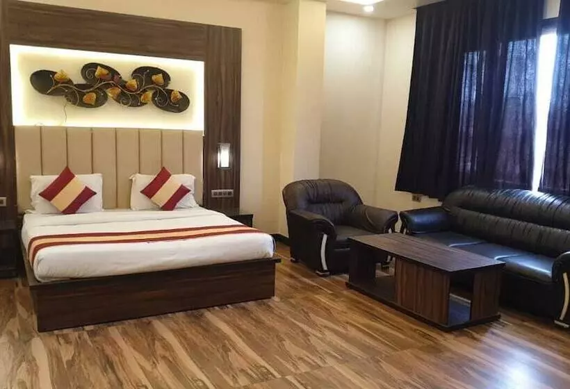 هتل Vibharaj Palace