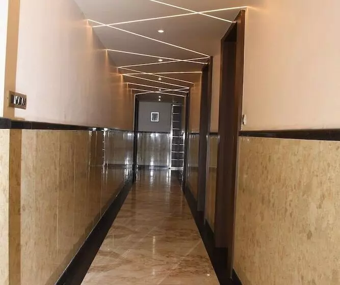 هتل Vibharaj Palace