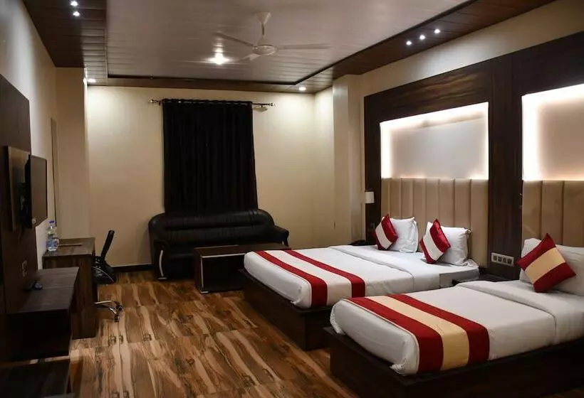 هتل Vibharaj Palace