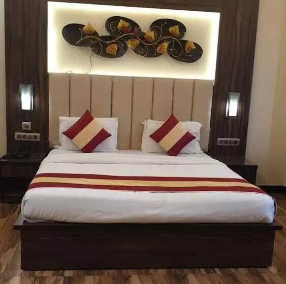 هتل Vibharaj Palace