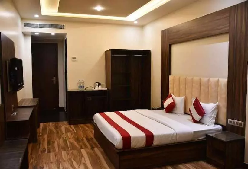 هتل Vibharaj Palace