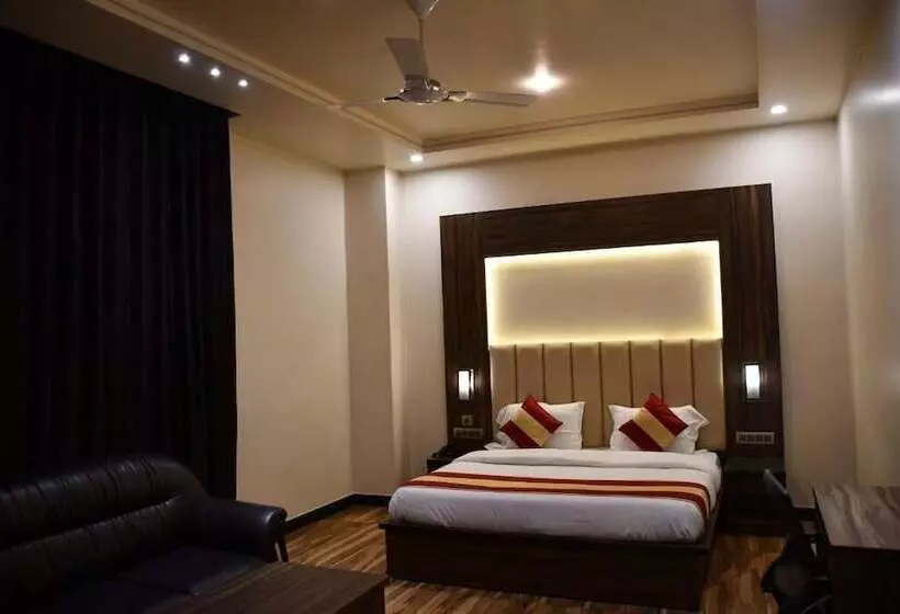 هتل Vibharaj Palace