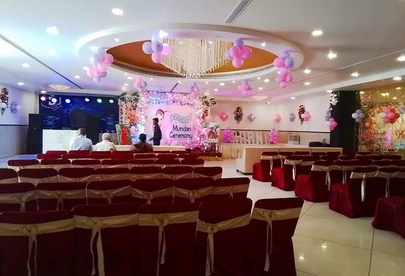 هتل Vibharaj Palace