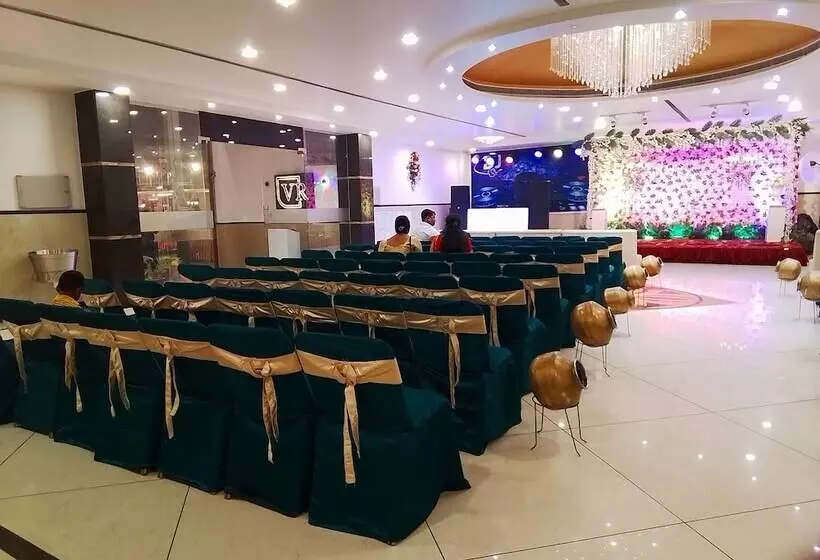 هتل Vibharaj Palace