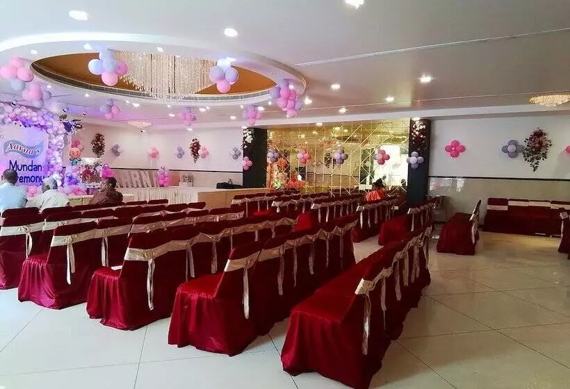 هتل Vibharaj Palace