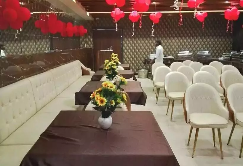 هتل Vibharaj Palace