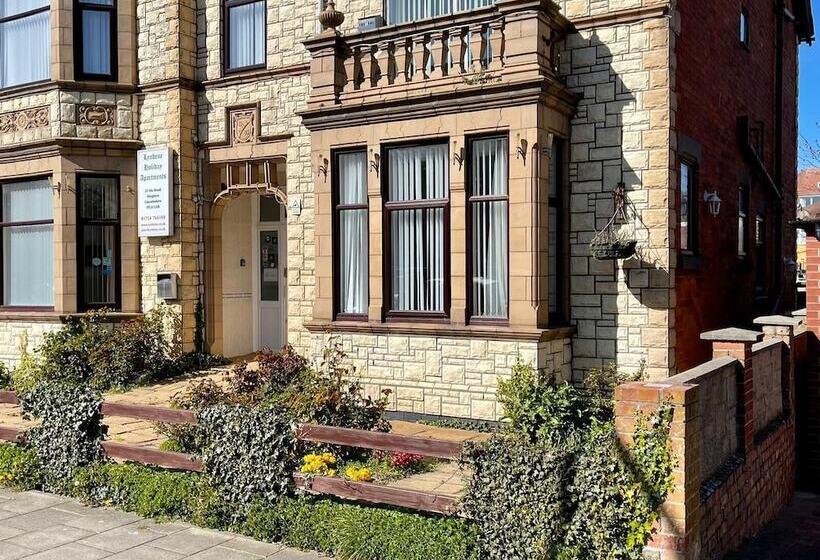 פנסיון Lyndene Holiday Apartments