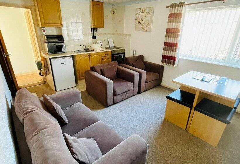 פנסיון Lyndene Holiday Apartments