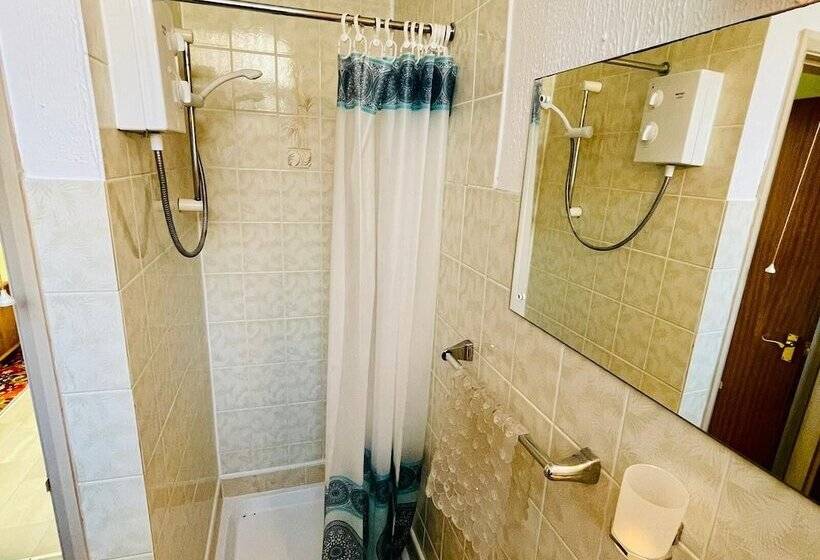 פנסיון Lyndene Holiday Apartments