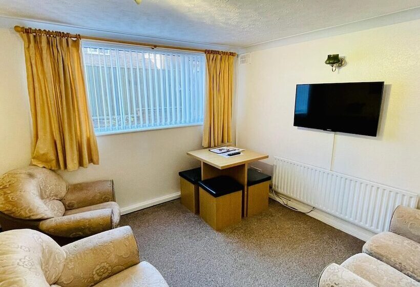 פנסיון Lyndene Holiday Apartments