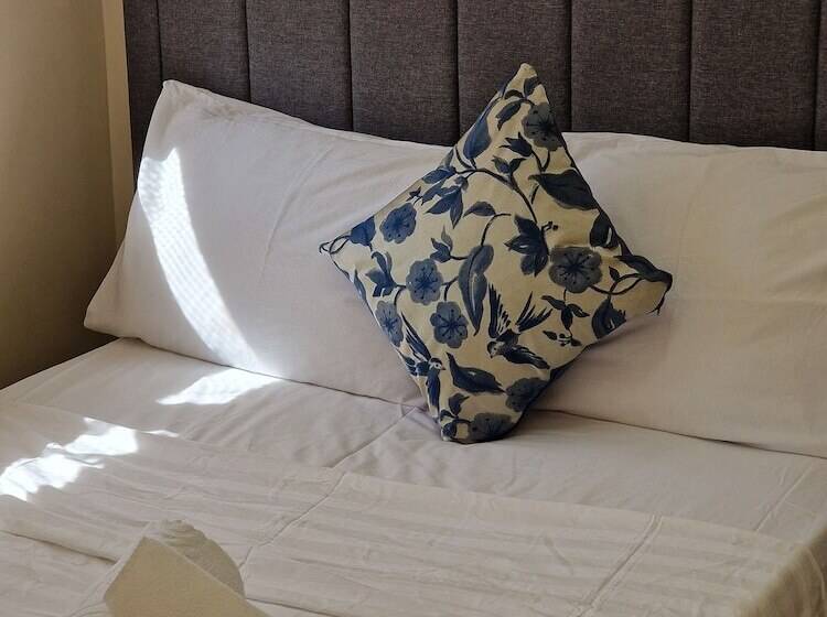 Residens Beautiful 1 Room House In London