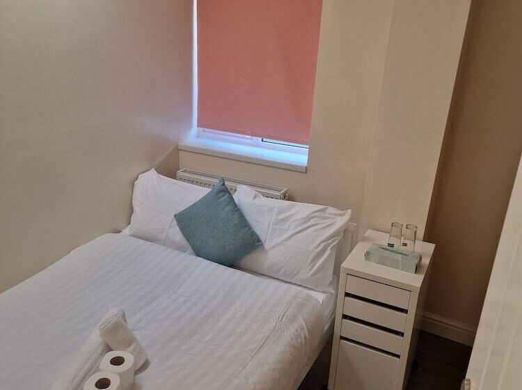 Residens Beautiful 1 Room House In London