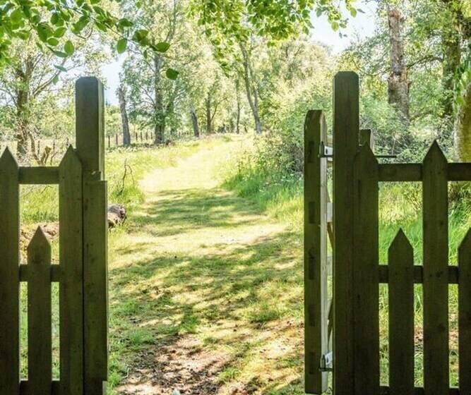 דירת נופש Charming 7 Bed Estate House Near Gleneagles