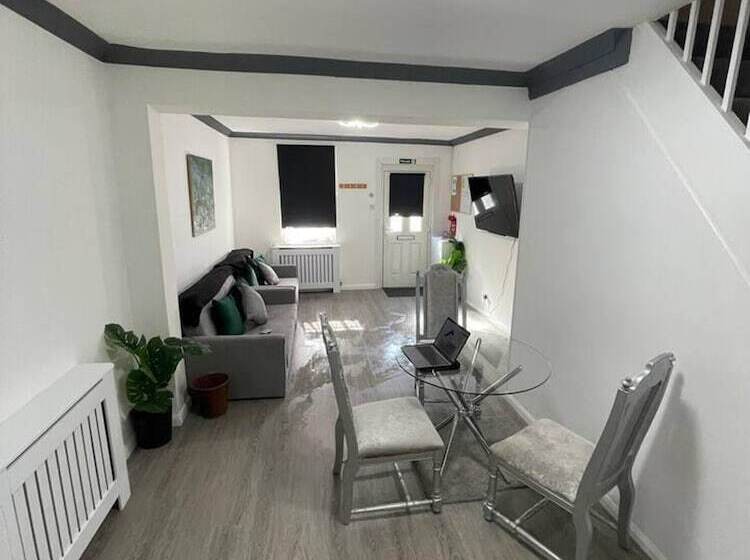 إقامة Luxury Spacious 2 Bed House In Brentwood Essex
