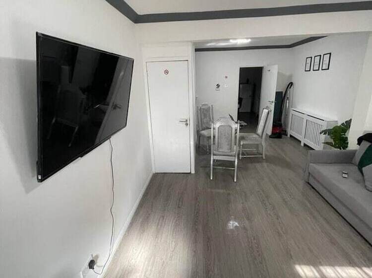 إقامة Luxury Spacious 2 Bed House In Brentwood Essex