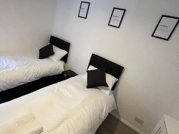 إقامة Luxury Spacious 2 Bed House In Brentwood Essex