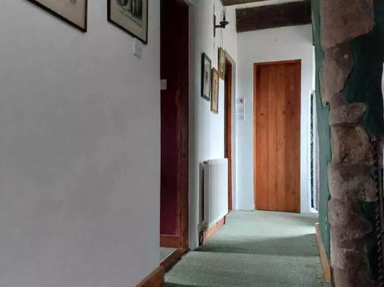 Residenssi The Tower At Plane Castle