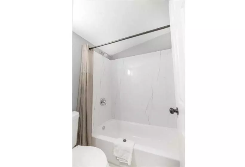 Sands Motel By Oyo Winnie