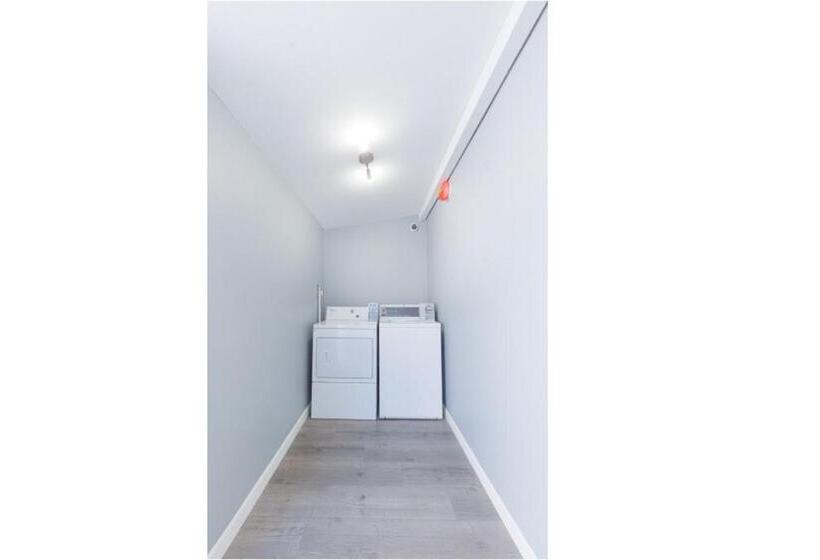 Sands Motel By Oyo Winnie