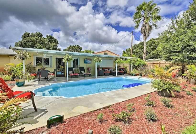 St. Petersburg Home W/ Tropical Yard & Pool!