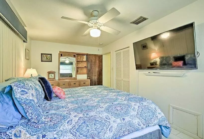 St. Petersburg Home W/ Tropical Yard & Pool!