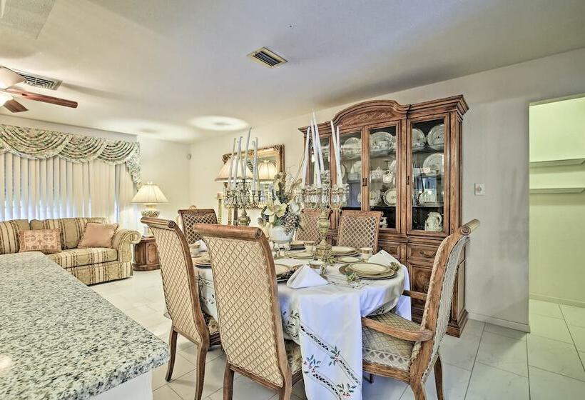 St. Petersburg Home W/ Tropical Yard & Pool!