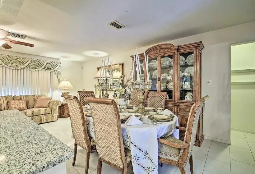 St. Petersburg Home W/ Tropical Yard & Pool!