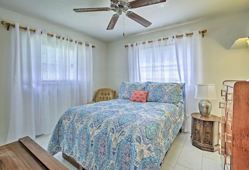 St. Petersburg Home W/ Tropical Yard & Pool!