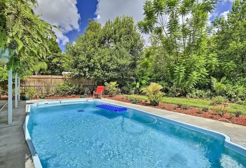 St. Petersburg Home W/ Tropical Yard & Pool!