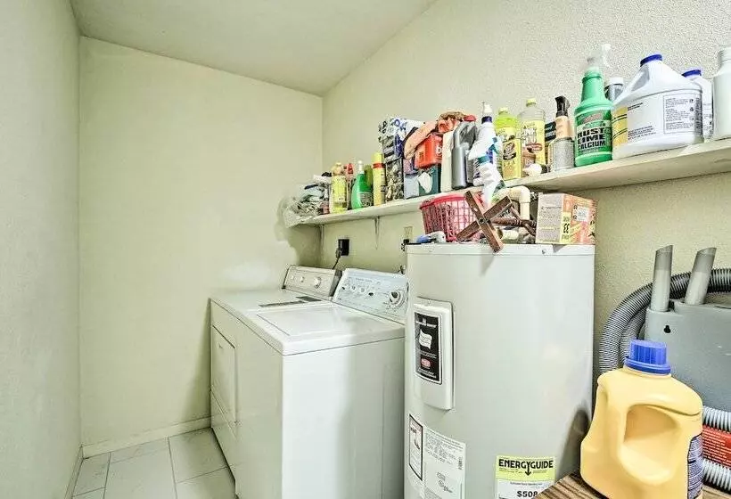 St. Petersburg Home W/ Tropical Yard & Pool!