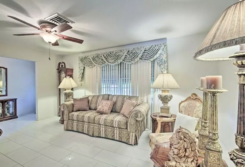 St. Petersburg Home W/ Tropical Yard & Pool!