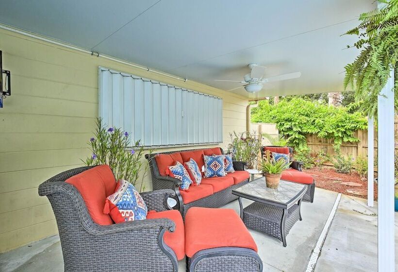 St. Petersburg Home W/ Tropical Yard & Pool!