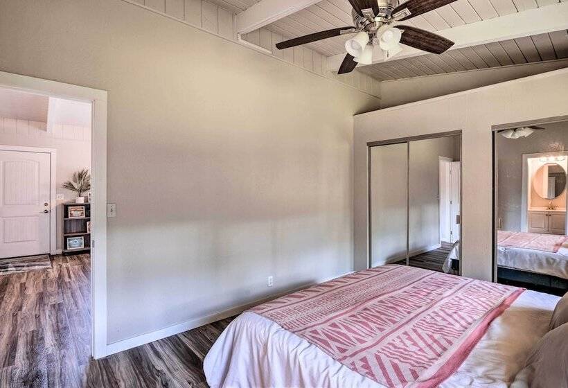 Sunny Pahoa Retreat: Snorkel, Hike & Shop!