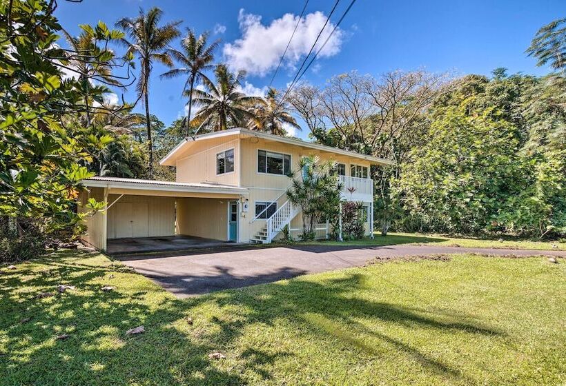 Sunny Pahoa Retreat: Snorkel, Hike & Shop!