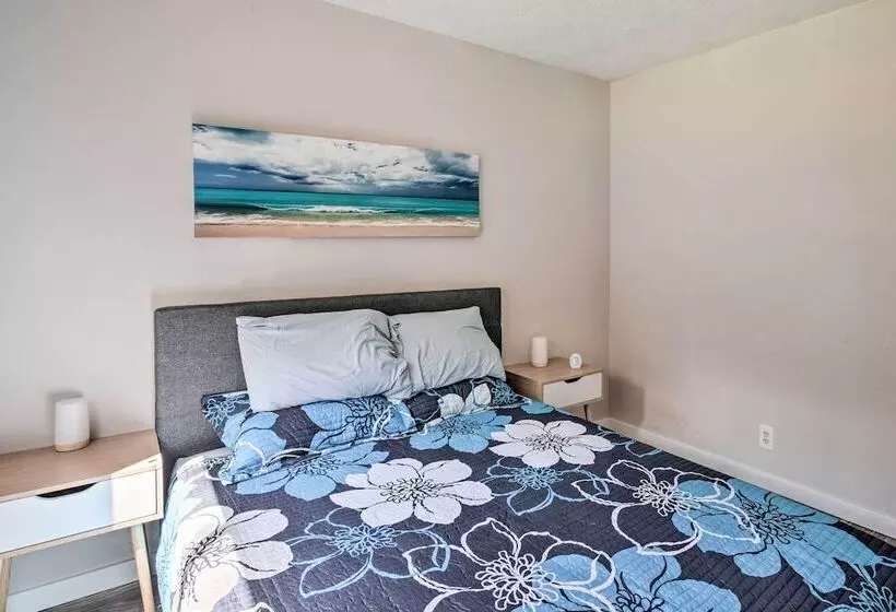 Sunny Pahoa Retreat: Snorkel, Hike & Shop!