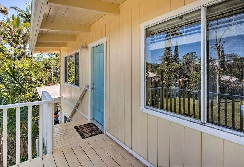 Sunny Pahoa Retreat: Snorkel, Hike & Shop!