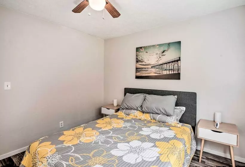 Sunny Pahoa Retreat: Snorkel, Hike & Shop!