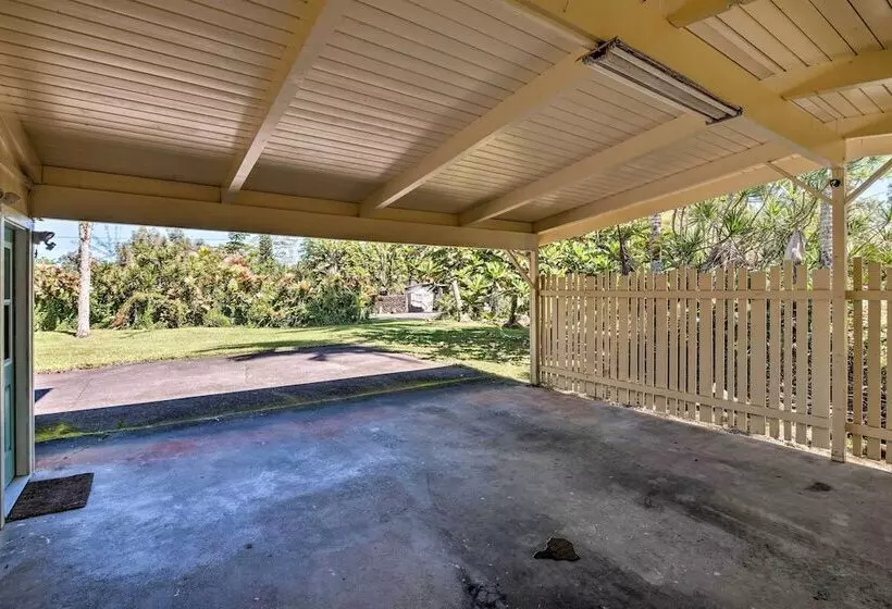 Sunny Pahoa Retreat: Snorkel, Hike & Shop!