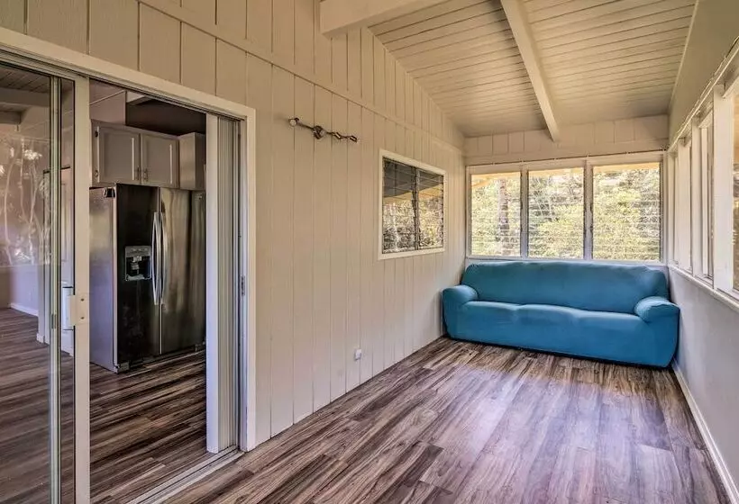 Sunny Pahoa Retreat: Snorkel, Hike & Shop!