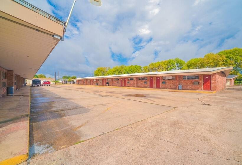 Town & Country Motel Bossier City By Oyo