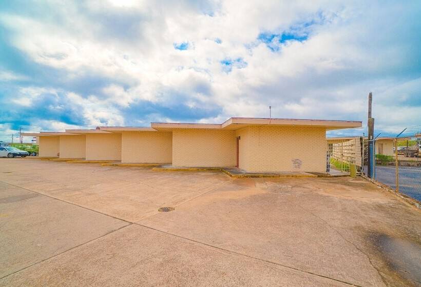 Town & Country Motel Bossier City By Oyo